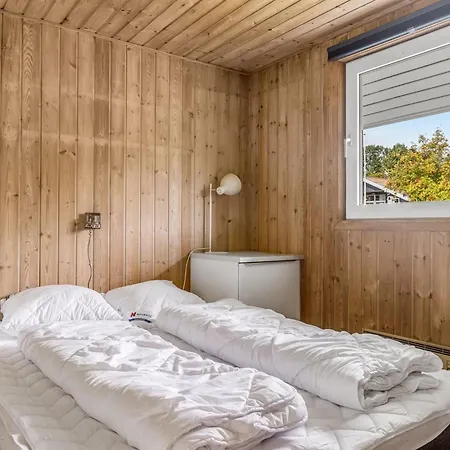 Helrun - 800m From The Sea By Interhome *